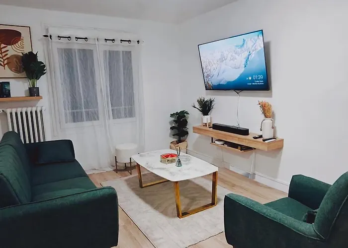 Kaylee Lounge